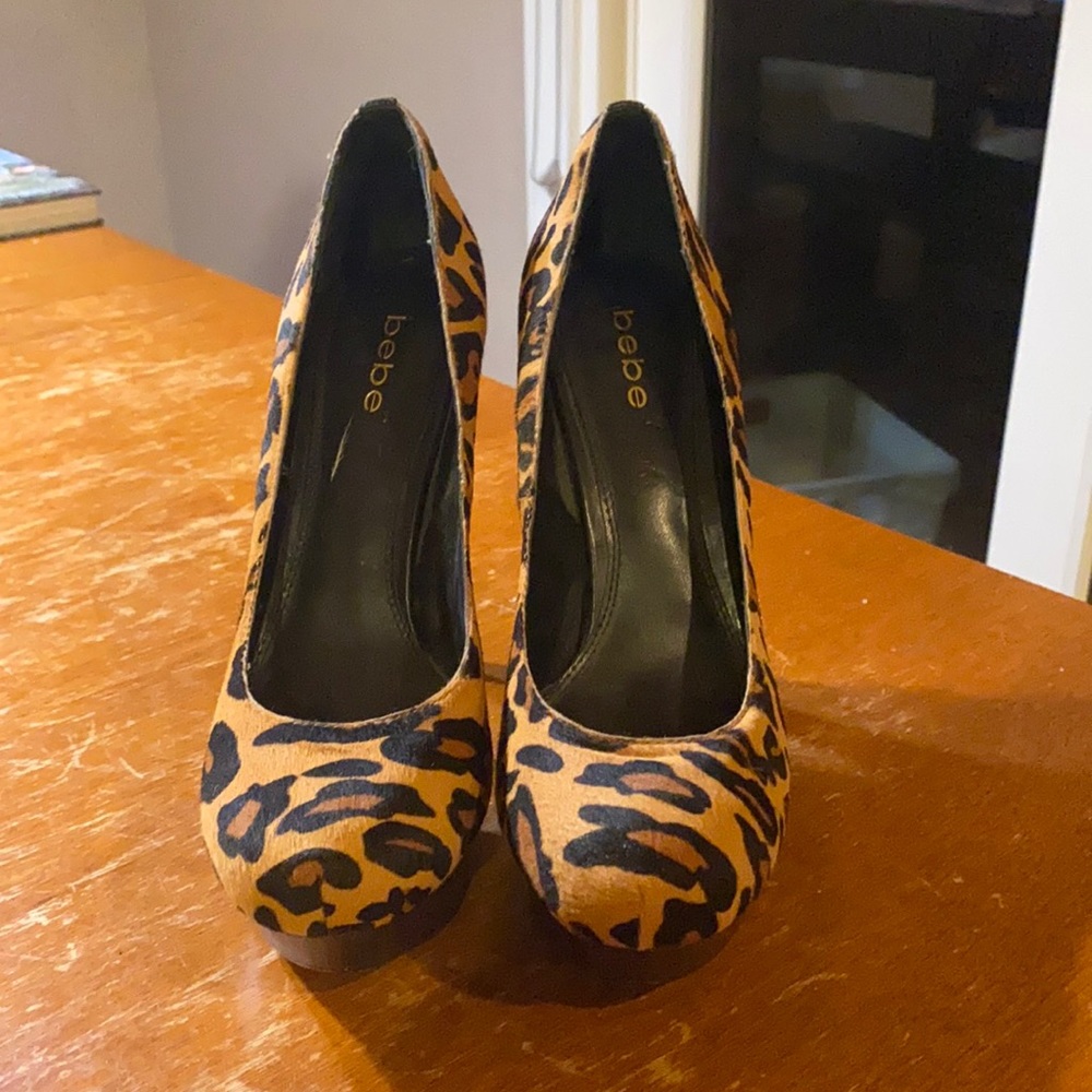 Bebe “ruthie” HOT ! EUC  size 10